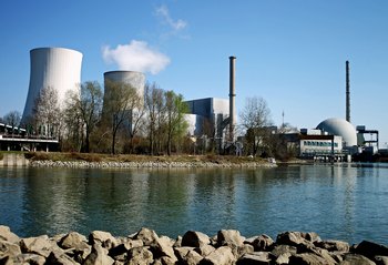 АЭС Филиппсбург. Один из семи реакторов Германии, построенный в 1980, который был закрыт в марте 2011 года в связи с усилением безопасности и в результате анализа происшествия аварии на «Фукусима-1» в Японии. Фото: Niedermueller Томас / Getty Images