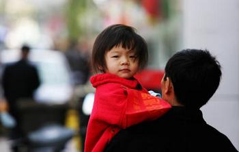 В Китае насчитывается более 50 млн, так называемых, незаконных детей. Фото: Guang Niu/Getty Images