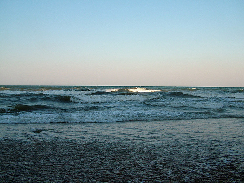 Пляж в Феодосии. Фото: area.crimea.ua