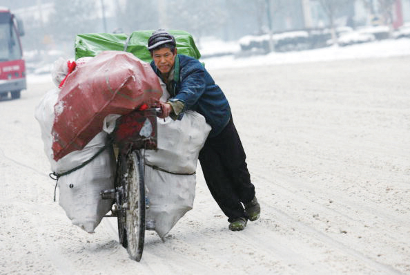 Южные провинции Китая страдают от сильных снегопадов и обледенения. Фото: Getty Images