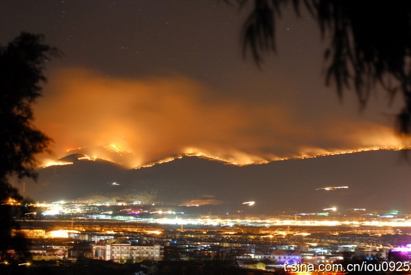Пожар в провинции Юньнань. 28 февраля 2011 год. Фото с epochtimes.com