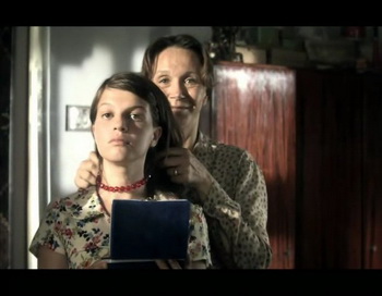 Агнія Кузнєцова та Ірина Купченко у фільмі «Пара гнідих». Фото з сайту tfile.ru 