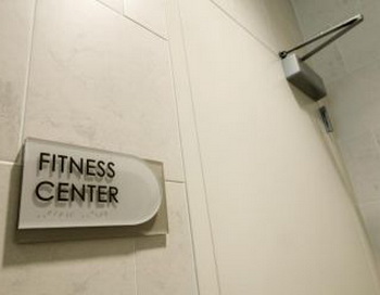 У спортивному залі можна знайти вправи на будь-який смак, як для групових, так і для індивідуальних занять. Фото: Photos.com