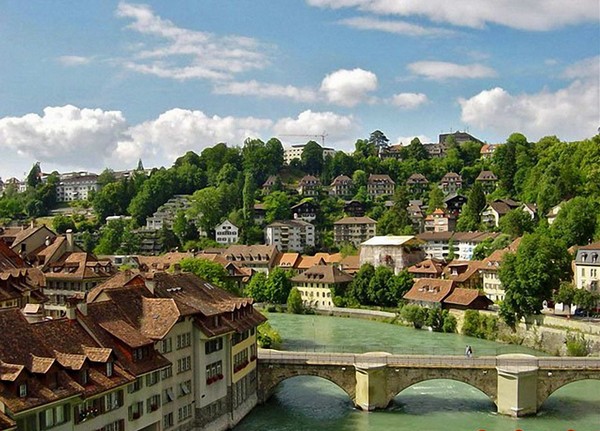 Берн - столица Швейцарии. Фото с secretchina.com