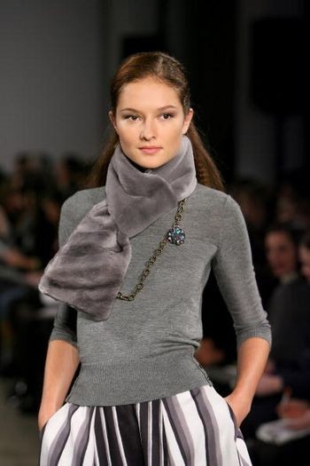 Колекція жіночого одягу осінь 2008, представлена 1 лютого на тижні моди від Mercedes-Benzв в Нью-Йорку. Фото: Getty Images 
