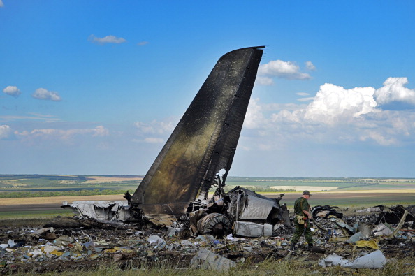 Український військовий літак Іл-76, який підірвали проросійські бойовики на околицях Луганська 14 червня 2014 р. Фото: DANIEL MIHAILESCU/AFP/Getty Images