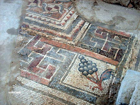 Античних свастики з мозаїки. Фото: Яна Фалік/Велика Епоха