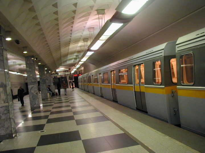 Пасажири московського метрополітену більше години просиділи в тунелі. Фото: Upliner/uk.wikipedia.org