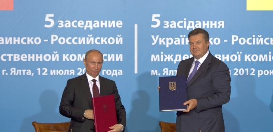 Владимир Путин и Виктор Янукович на встрече в Ялте, 12 июля 2012 г. Фото: prezident.gov.ua