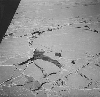 Трещины, появившиеся во льдах Аляски.Фото:Nat Farbman/Getty Images