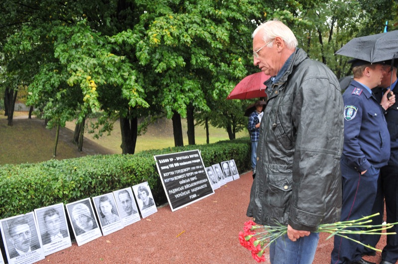 Общественность Киева почтила память погибших в Бабьем Яру в день 70-летия со дня трагедии. Фото: Владимир Бородин/The Epoch Times Украина