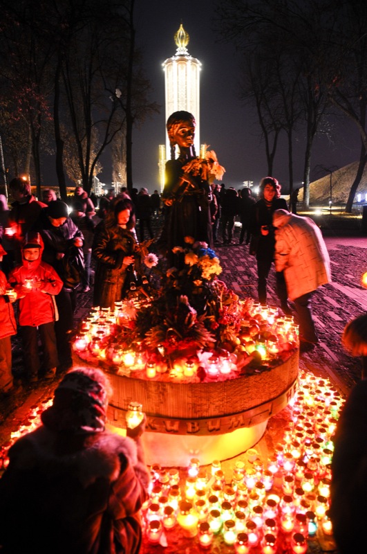 Поминальные мероприятия в память о жертвах Голодомора 1932-1933 годов состоялись в Киеве 26 ноября. Фото: Владимир Бородин/The Epoch Times Украина 