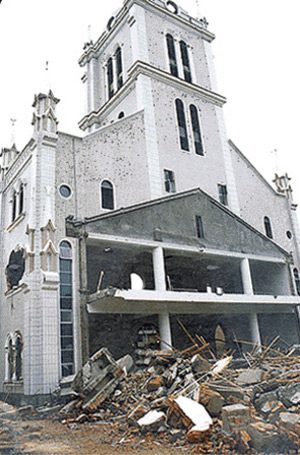 Церква Святого Йосипа у Фучжоу після руйнування в 2000 році. Фото: www.freechurchforchina.org