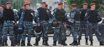 В дни приезда в Украину китайского лидера, милиция ожидала теракта. Фото: SERGEI SUPINSKY/Getty Images
