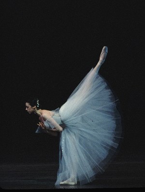 Прима-балерина: Ніна Ананіашвілі виступає 23 лютого в Каліфорнійському університеті. Фото: Giselle Mira/Courtesy AB