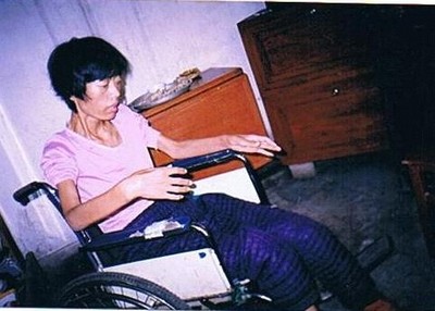 Послідовниця Фалуньгун Лі Венся розповідає про те, що вона пережила під час ув'язнення (фото 2003 р.). Фото: minghui.org