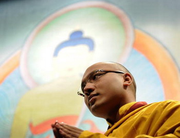 Чернець Тибету під час молитви. Фото: EMMANUEL Dunand/afp/getty Images