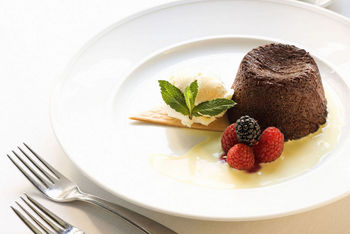 Десерт: Шоколадний торт. Фото: photos.com