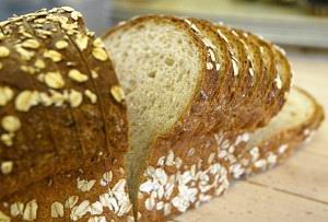 Многие сорта хлеба в Австралии, особенно которые продаются в супермаркетах, содержат консервант 282, который вызывает проблемы со здоровьем и поведением. Фото: Justin Sullivan/Getty Images