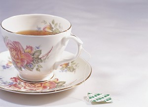 Чтобы приготовить вкусный чай совсем не нужно совершать сложную церемонию и даже не требуется чайник! Фото: Photos.com