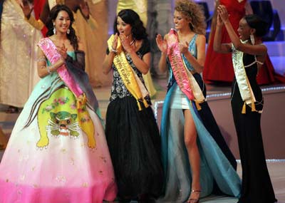 Оголошено, що Уннур Бірна Вілхджалмсдоттір із Ісландії – переможець конкурсу краси Міс Світу - 2005. Фото: Getty Images.