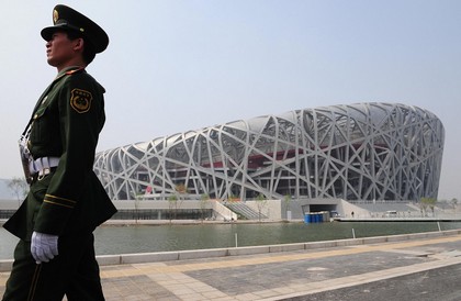 Профессор Ли Ен назвал главный олимпийский стадион «Птичье гнездо» «грудой металлолома». Фото: FREDERIC J. BROWN/AFP/Getty Images