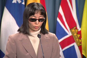 Г-жа Чзан Цзиянь публично заявила о своем выходе из компартии Китая на пресс-конференции в Канаде. Фото: Великая Эпоха