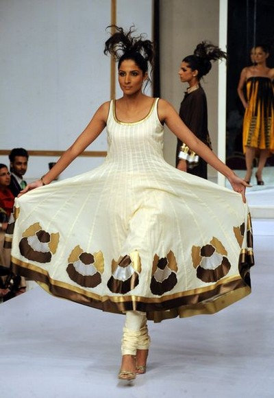 Пакистанське модне дефіле. Фото: AFP 