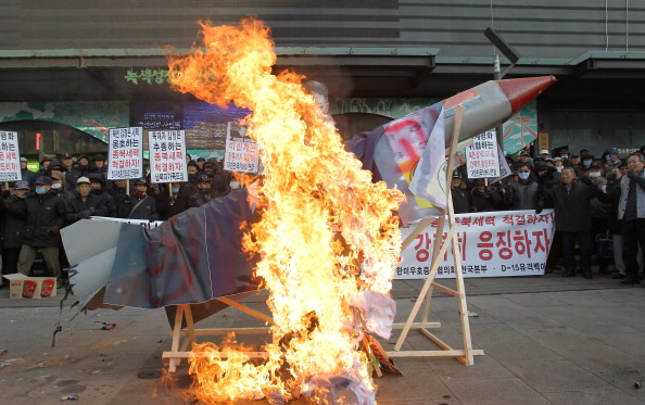 Протести в Сеулі, Південна Корея у зв'язку із запуском ракети Північною Кореєю. Фото: Chung Sung-Jun/Getty Images