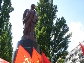 Кабмін виключив пам'ятник Леніну із реєстру пам'яток. Фото: Круль Володимир/Я-Корр