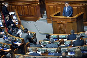 Депутати Верховної Ради перенесли вступ законопроекту пенсійної реформи з 1 вересня на 1 жовтня. Фото: SERGEI SUPINSKY/Getty Images