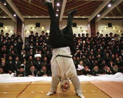 14 березня, євреї відзначили саме веселе свято Пурім. Воно по праву є самим бажаним і улюбленим для дітей і дорослих. фото: MENAHEM KAHANA/AFP/Getty Images