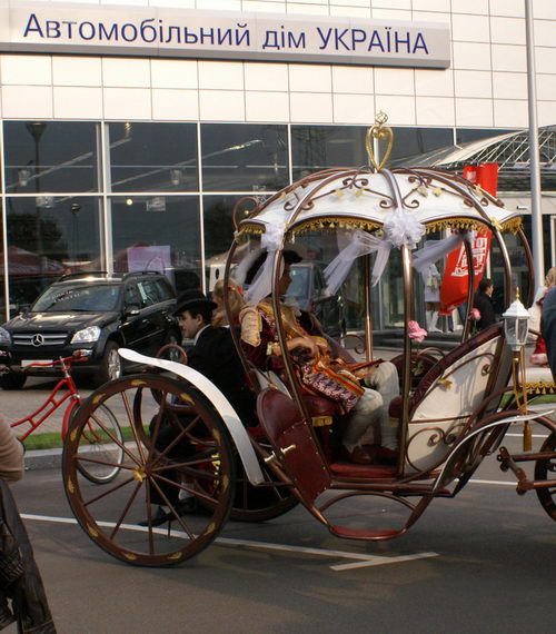 Яскрава автомобільна подія року Столичне Автошоу’2007. Фото: Юрій Петюк/ Велика Епоха.