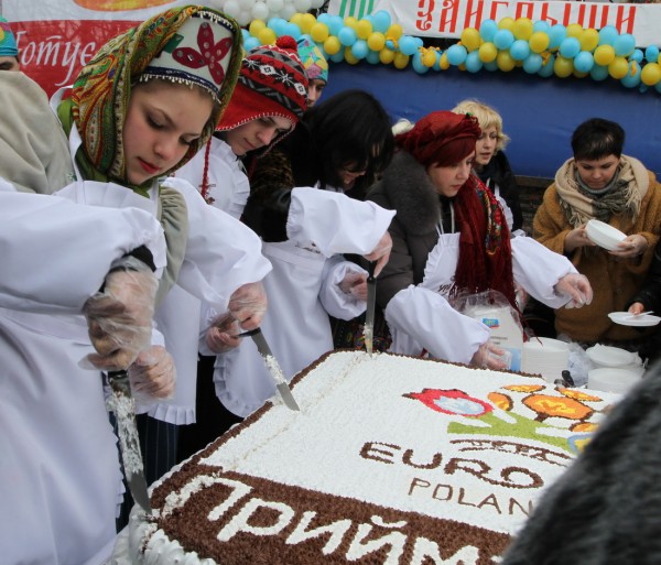 В Донецке к Евро-2012 испекли самый большой торт. Фото: 62.ua 