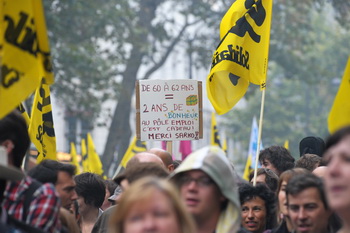 Протест против повышения пенсии во Франции в 2010 году. Фото: MIGUEL MEDINA/AFP/Getty Images