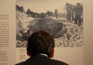 В Киеве открылась выставка, свидетельствующая о массовых расстрелах евреев. Фото: korrespondent.net