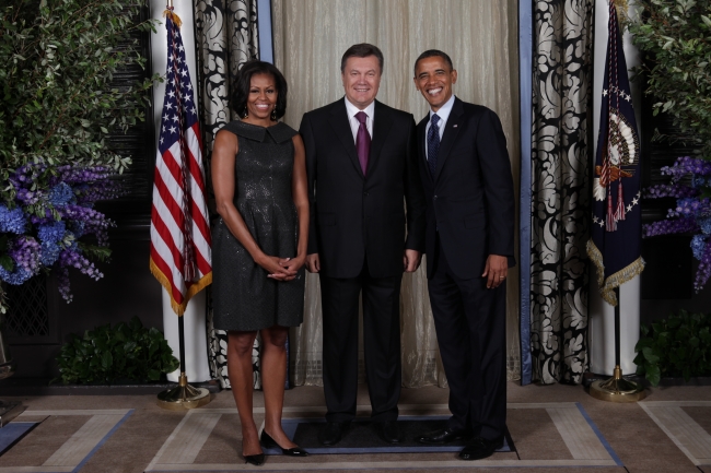 Янукович з сім'єю Обами. Фото: прес-служба Президента