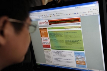 Интернет помогает китайцам не поддаваться влиянию партийной пропаганды. Фото: Getty Images