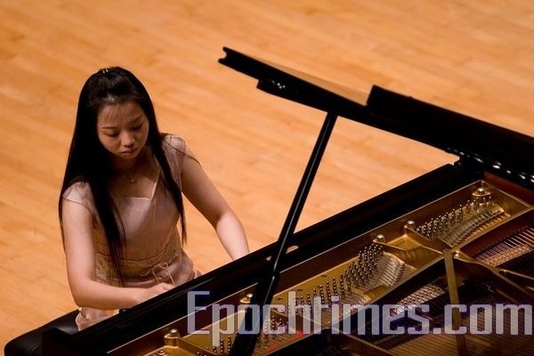 Конкурсанти «Всесвітнього конкурсу китайських піаністів». 22 серпня. Тайвань. Фото: Лі Яонин/ The Epoch Times 