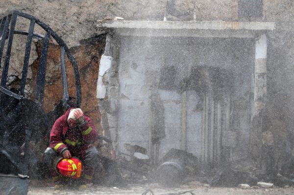 Сильний вибух газу у Гватемалі. Фото: JOSE RODRIGUEZ,EITAN ABRAMOVICH/AFP/Getty Images 