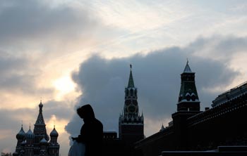 Так хочеться залишитися в Росії, в Москві. Але чи прийме вона нас? Фото: NATALIA KOLESNIKOVA/AFP/Getty Images