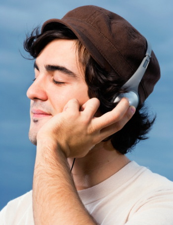 Всего лишь часовое прослушивание музыки с помощью любого МР3-плеера оказывает довольно серьёзное негативное воздействие на слух. Фото: Paul Burns/Getty Images