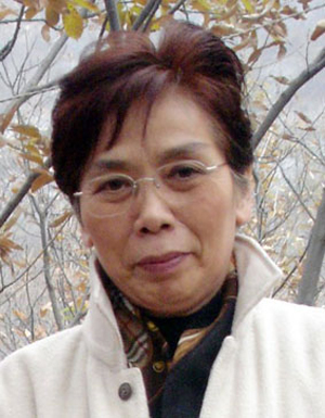Автор одной из запрещённых книг по имени Чжан Ихэ. За критику КПК она была заклеймена как инакомыслящая. Фото: secretchina.com