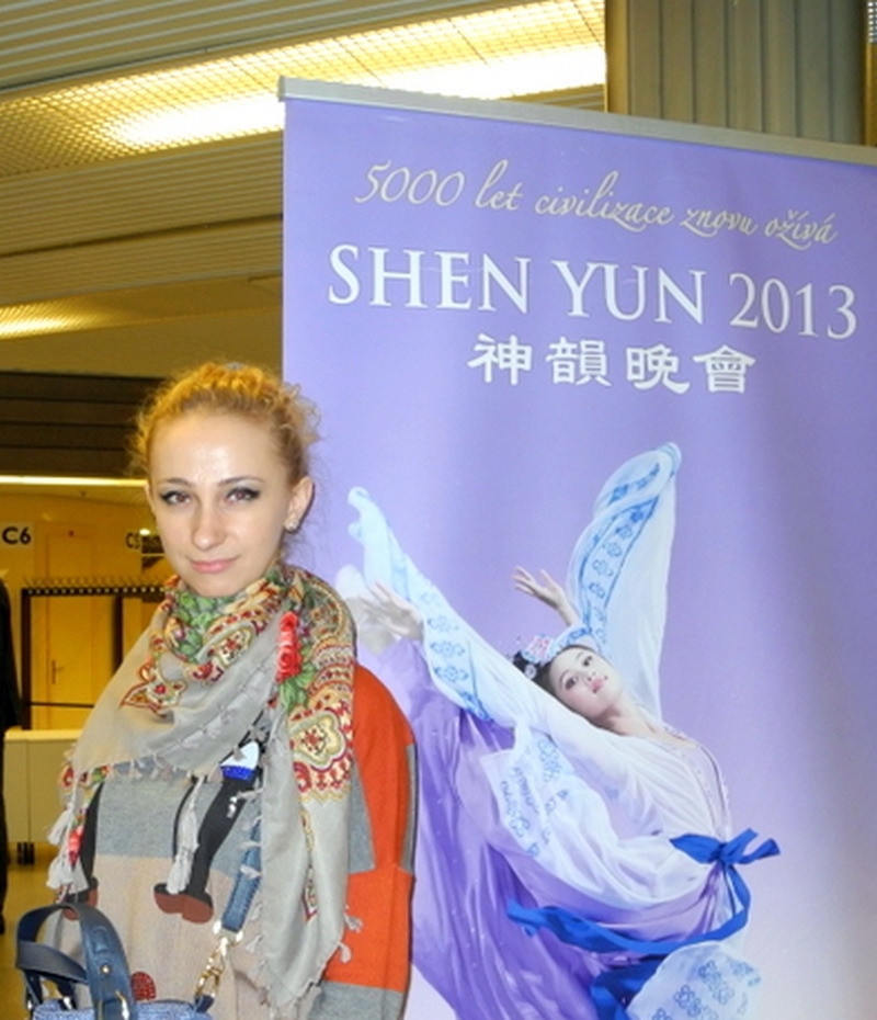 Київський дизайнер Ганна Одинець, яка відвідала виставу Shen Yun у Празі. Фото: Алла Лавриненко / Велика Епоха