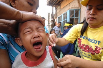 От некачественной вакцины в провинции Шаньдун пострадали дети. Фото: Getty Images