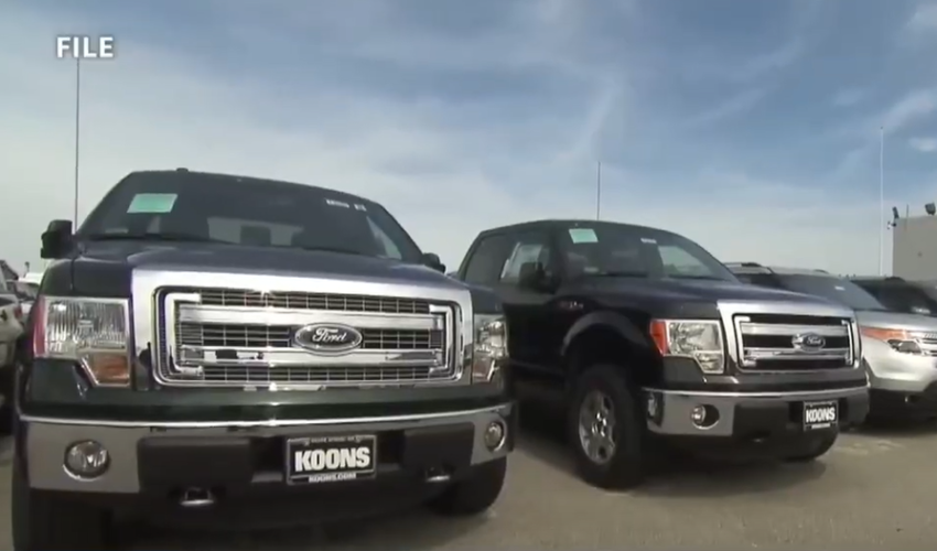 Ford зупиняє будівництво заводу з виробництва акумуляторних батарей для електромобілів (ВІДЕО)