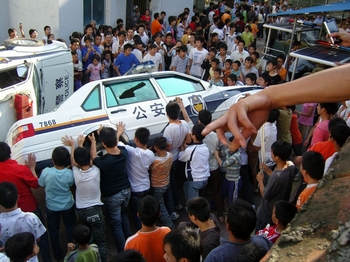В 2008 году в Китае произошло более 80 тысяч народных волнений. Фото: NTD