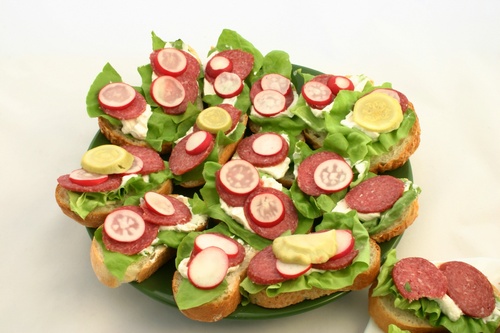 С утра вам поднимут настроение горячие бутерброды. Фото: Zolwiks/stockfreeimages.com