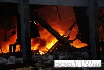 Фото с места происшествия. Взрыв на заводе в провинции Хэбэй. 24 февраля 2010 год. Фото с epochtimes.com