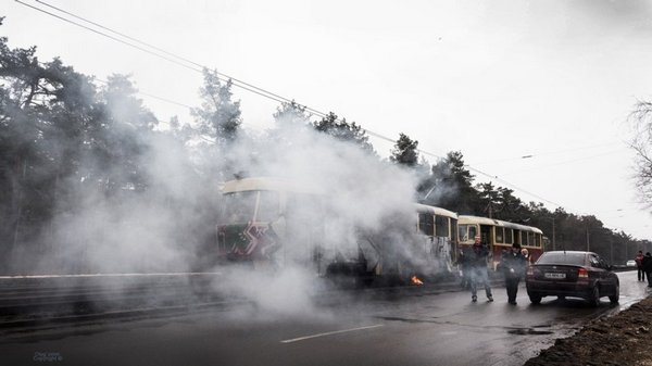 На Воскресенке сгорел трамвай. Фото: vk.com/olegomm